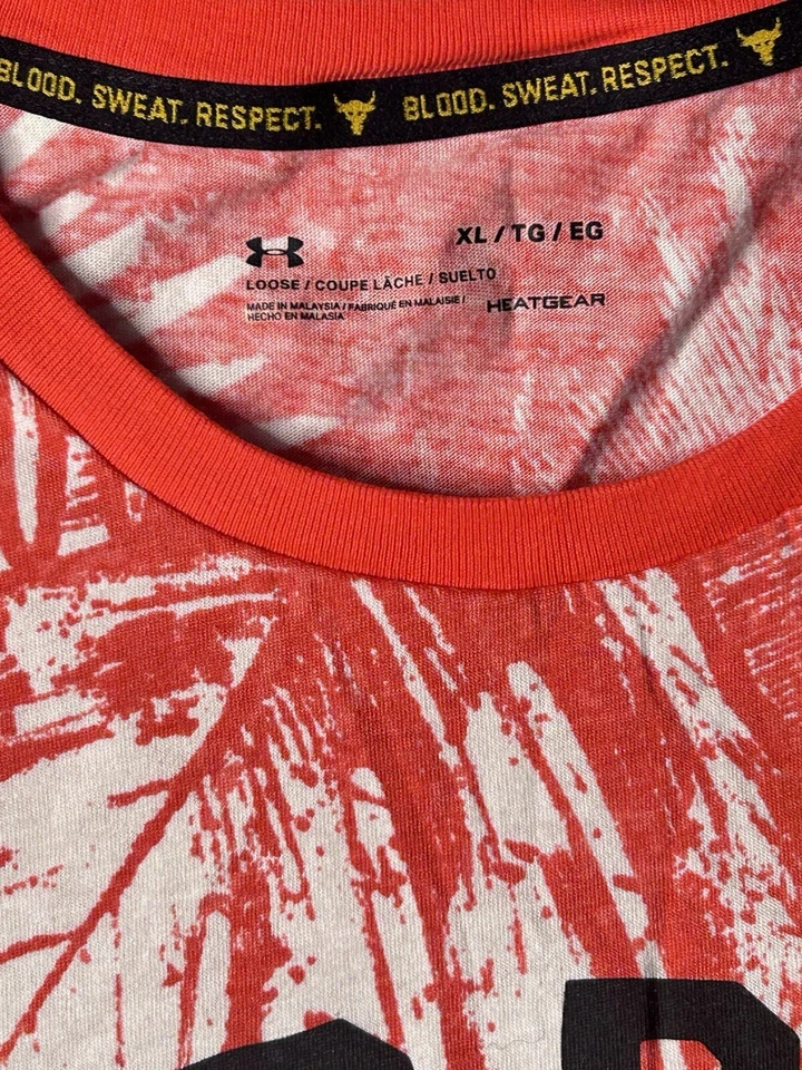 Camisa Under Armour Para Hombre Talla XL Roja Floral Proyecto Guerrero de Roca Maná Hawaiana Foto 3 de 3