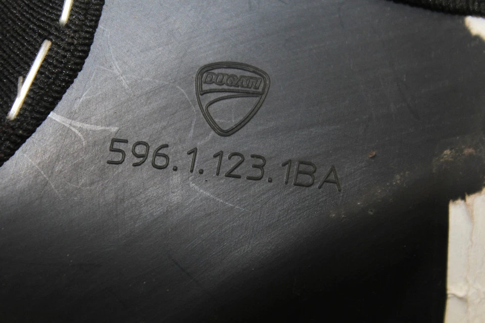 Оригинальное переднее сиденье водителя седло Ducati Streetfighter V4 V4S 20-21 59611231BA - Изображение 3 из 4