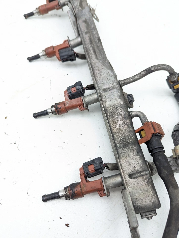 07-17 Juego de rieles de inyección de combustible para motor exterior Lexus USF40 LS460 con inyectores OEM Foto 2 de 4