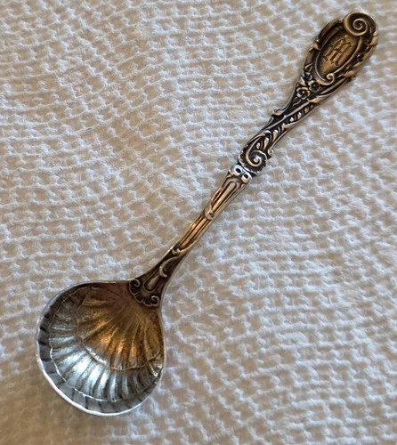 LA ROCAILLE REED & BARTON STERLING SALT CONDIMENT SPOON SHELL BOWL