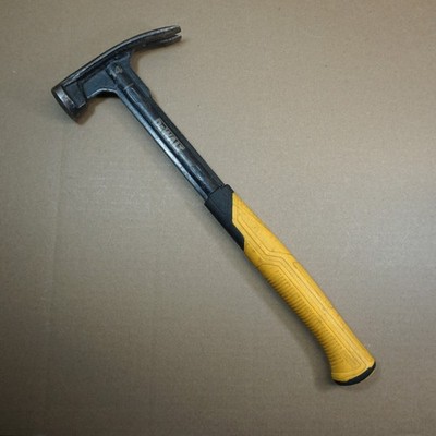 Dewalt DWHT51138 14 Oz. Framing Hammer Steel Mig Welded Milled Face Used