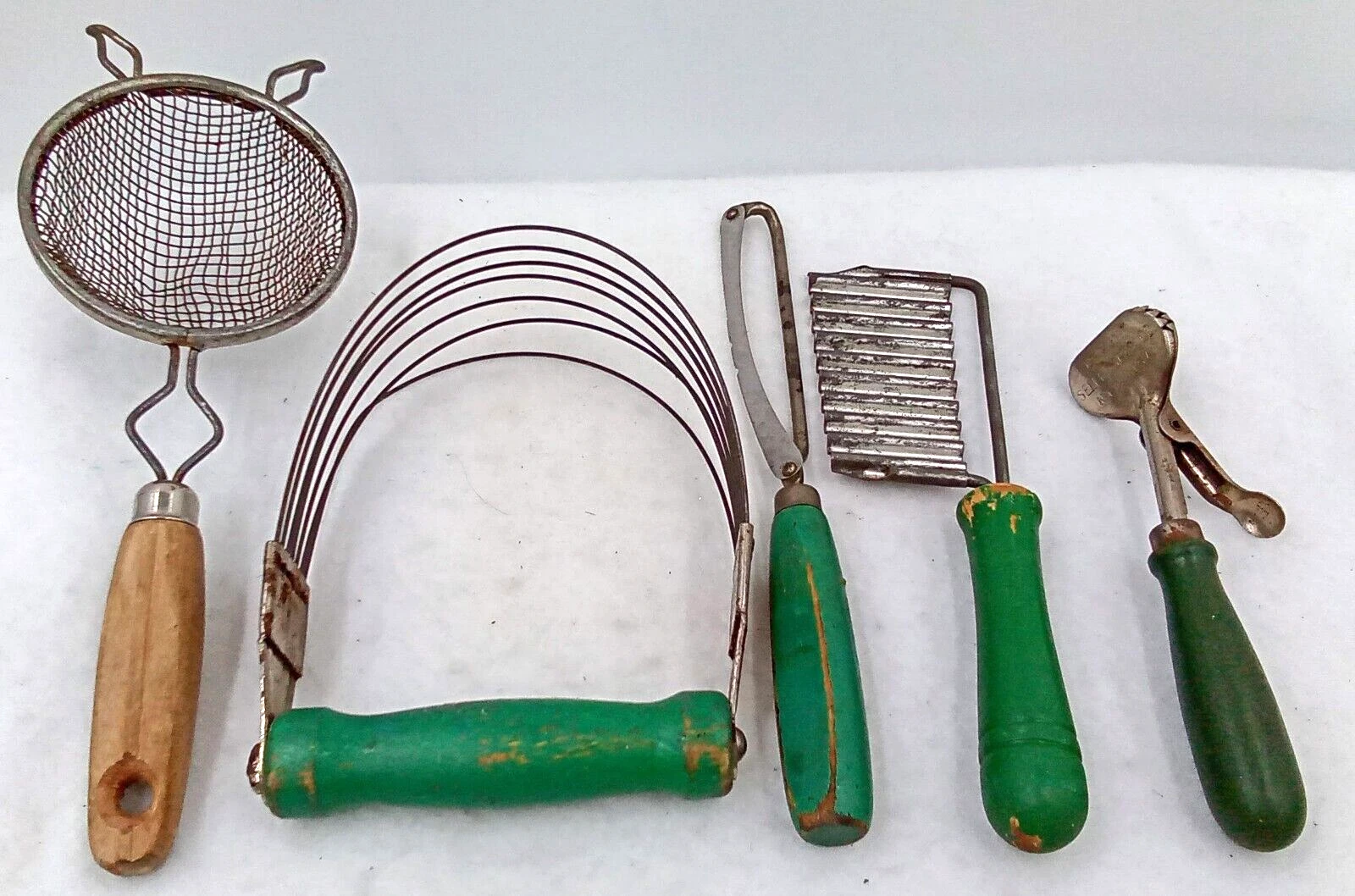 Vintage Kitchen Utensils Wood Handles Green Metal Surehold Retro Decor Set of 5 - product detail image 2