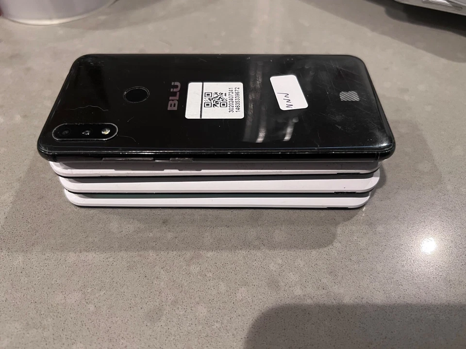 Defective Lot - Asus Zenfone 2E Z00D 8GB White Android Smartphone + BLU - Image 3 of 4