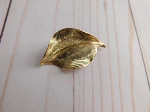 Vintage Brooch Pin Curved Leaf Brushed Gold Tone 2" Costume Fashion Jewelry - Picture 13 of 19