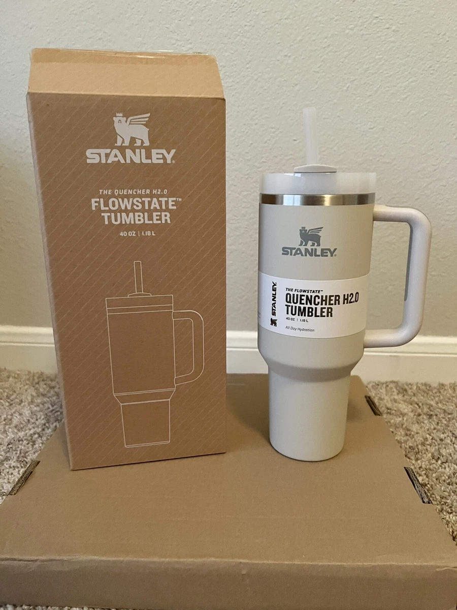 Stanley The Quencher H2.0 FlowState Tumbler (Dune Soft Matte