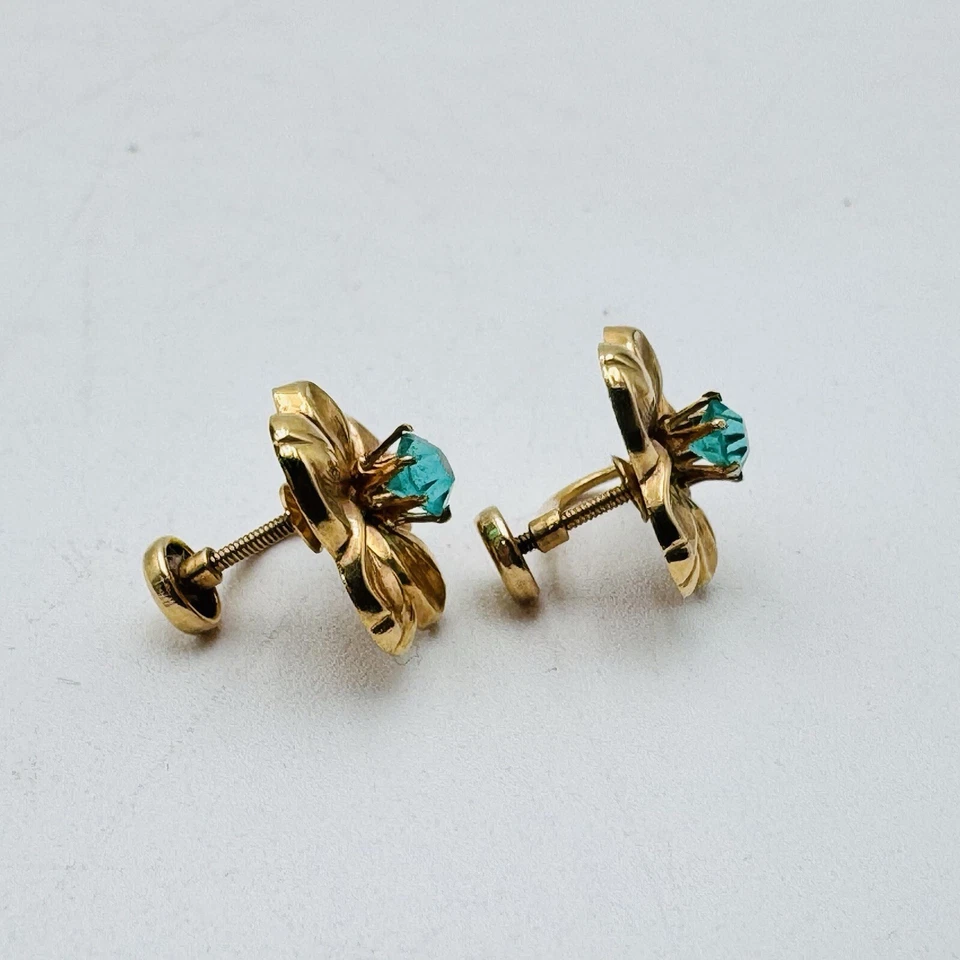 Vintage BDA 10K Yellow Gold Floral Screw Back Earrings Emerald Stones 2.2g RARE - Image 3 of 4