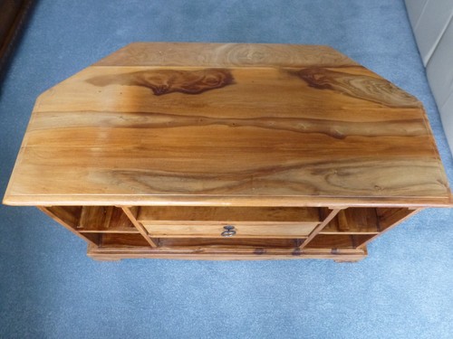 TV Stand unit - decorative & stylish wooden cabinet - Picture 5 of 7