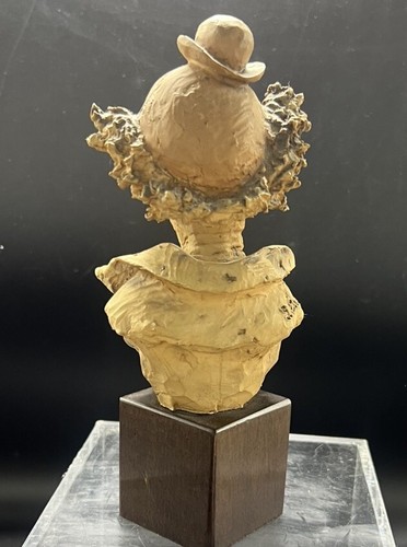 Vintage 8.5" T GIUSEPPE ARMANI Clown Bust Figure on Wood Block Signed. J - Picture 3 of 5