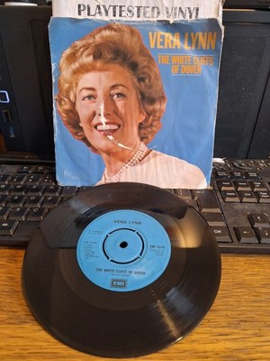 VERA LYNN WHITE CLIFFS OF DOVER / A NIGHTINGALE SANG IN BERKELEY SQUARE VG++ 7''