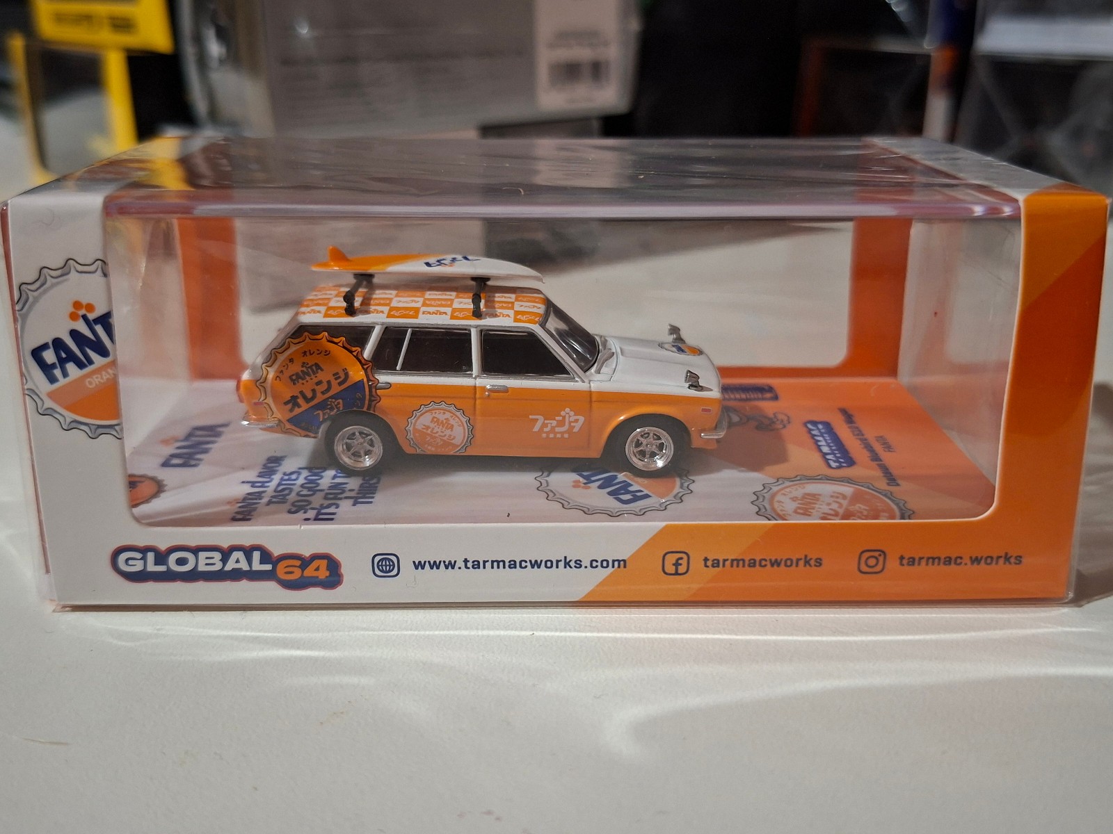 Datsun Bluebird 510 Wagon Fanta Orange Mini pour Décoration Bureau Vintage