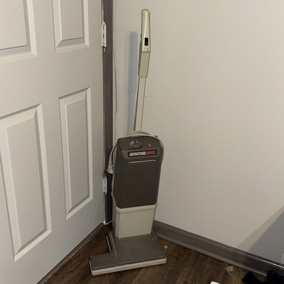 Vintage ELECTROLUX  Advantage Series Upright Vacuum Cleaner - WORKS!
