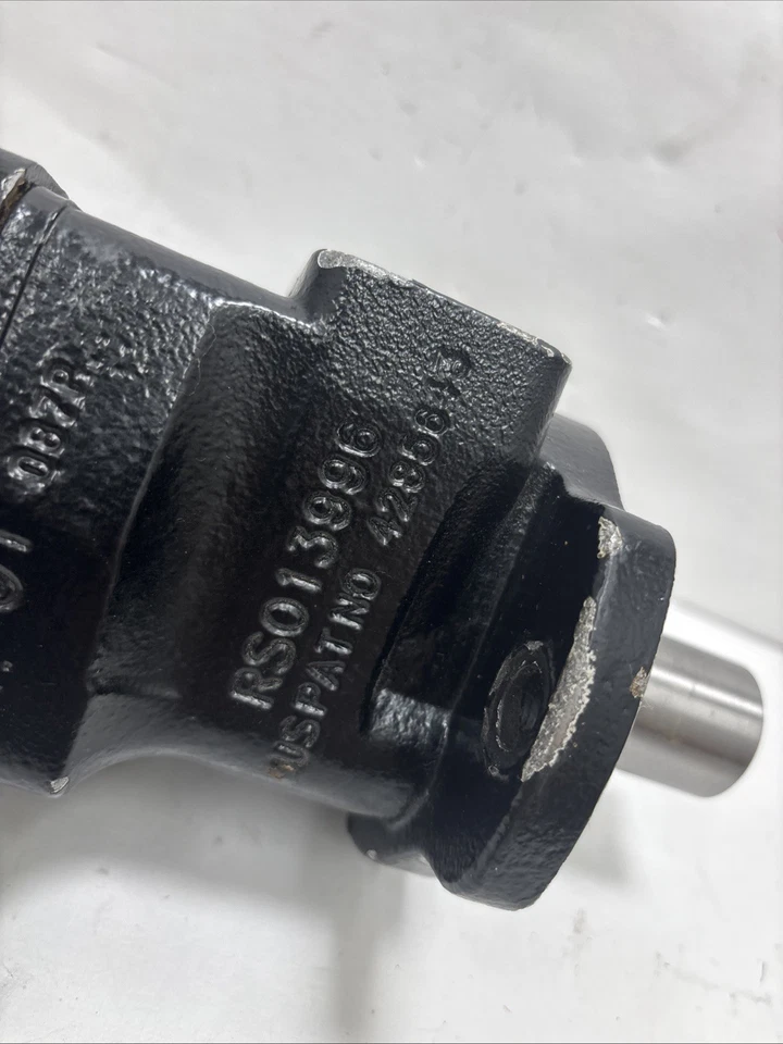 Motor hidráulico branco RS013996 4285643 Sn Y2345001251 11203174 - Imagem 2 de 4