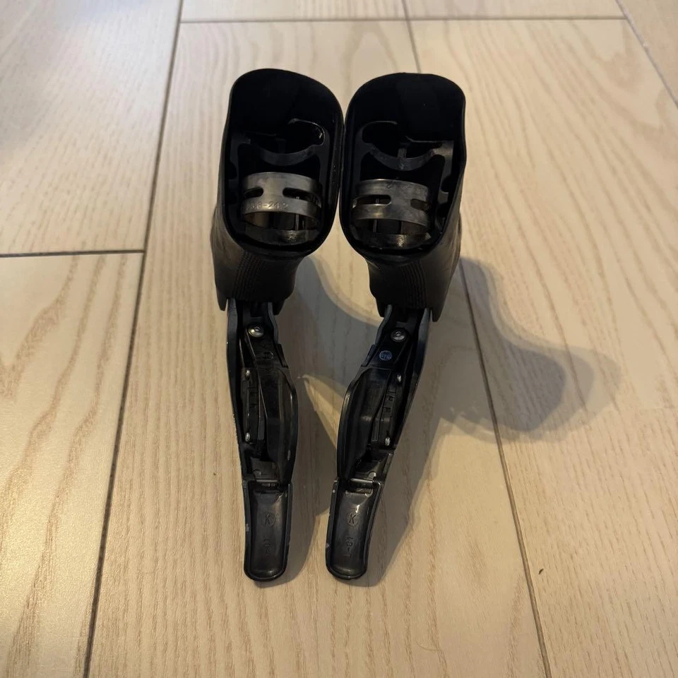 Juego de palancas de cambio eléctricas Shimano Ultegra ST-6770 2x10s L+R Di2 Foto 4 de 4