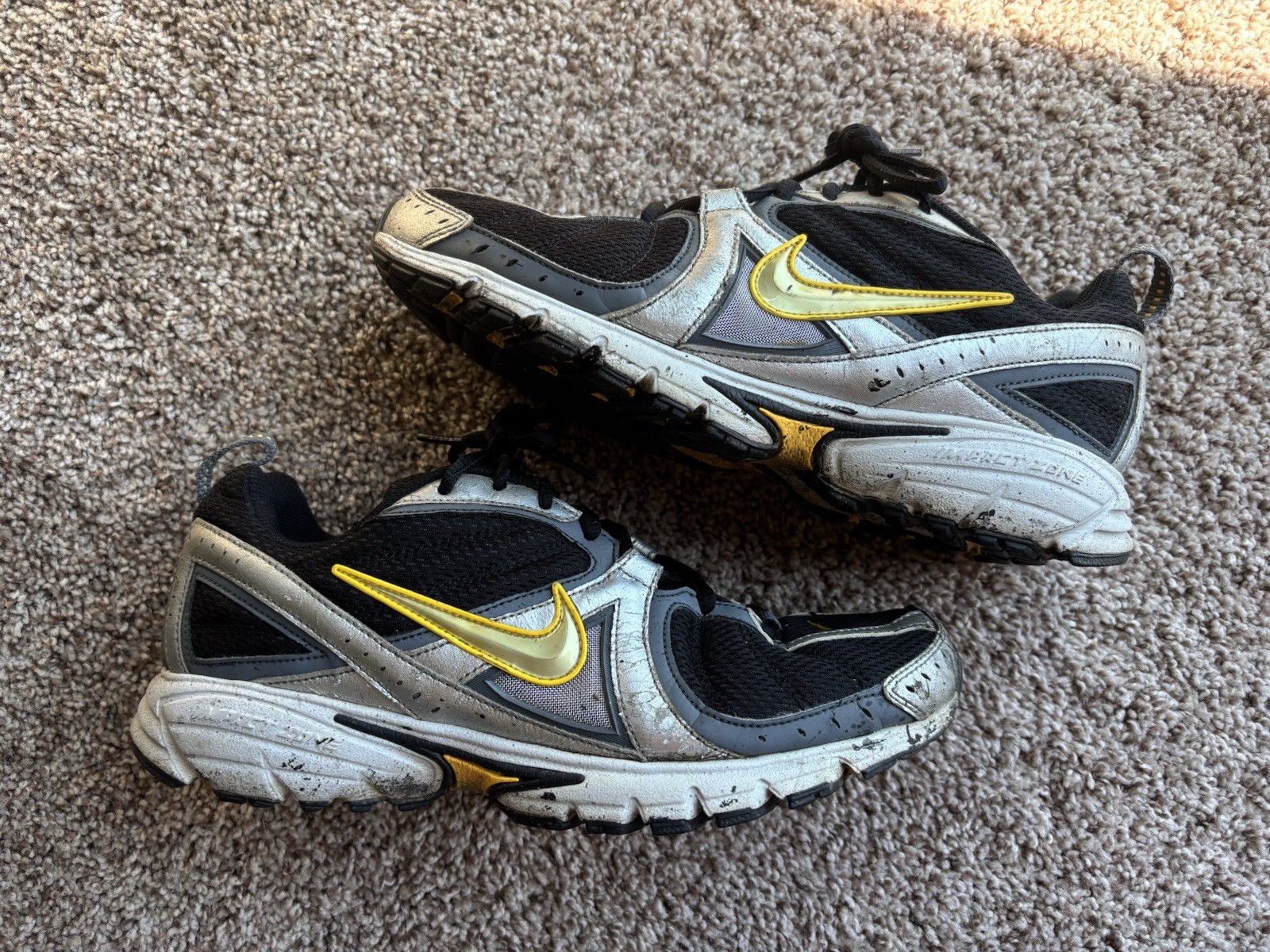 Nike Dart 5 Vintage Running Sneakers Men’s 9.5 Black White Yellow Shoes