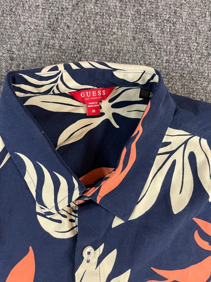 GUESS short sleeve button down shirt size MED - Image 2 of 4