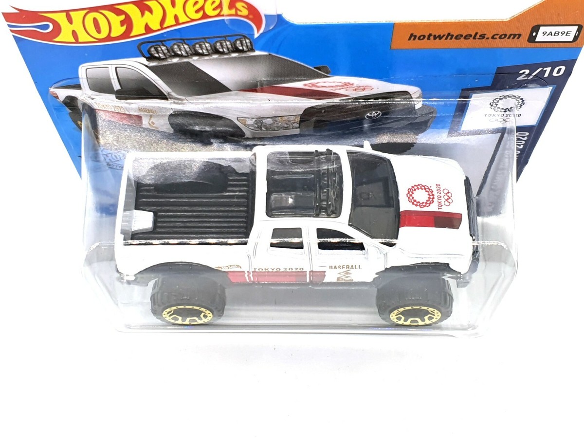 Hot Wheels '10 White Toyota Tundra Kids Model Diecast Toy Car