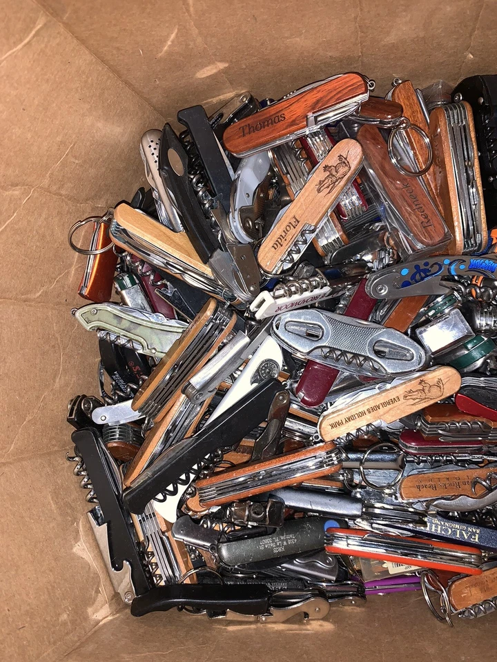 TSA Confiscated Pocket Knives/Multitools Lot! - Image 3 of 3