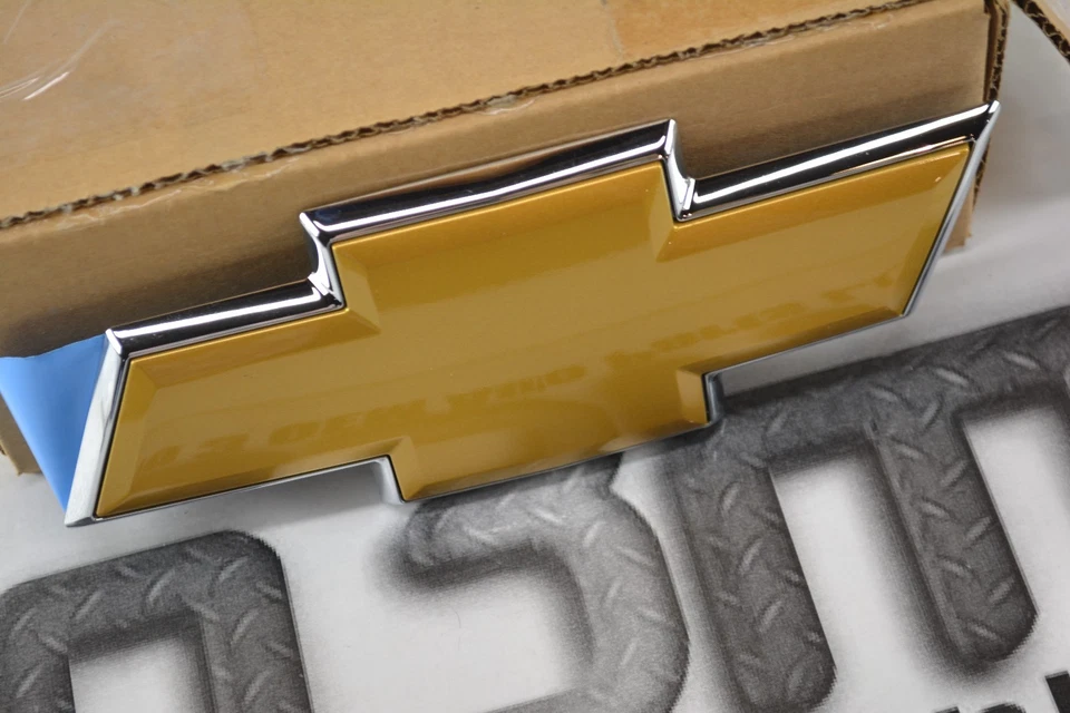 Chevrolet Tahoe Suburban золотой галстук-бабочка задняя дверь эмблема OEM новый 22830015 - Изображение 3 из 4