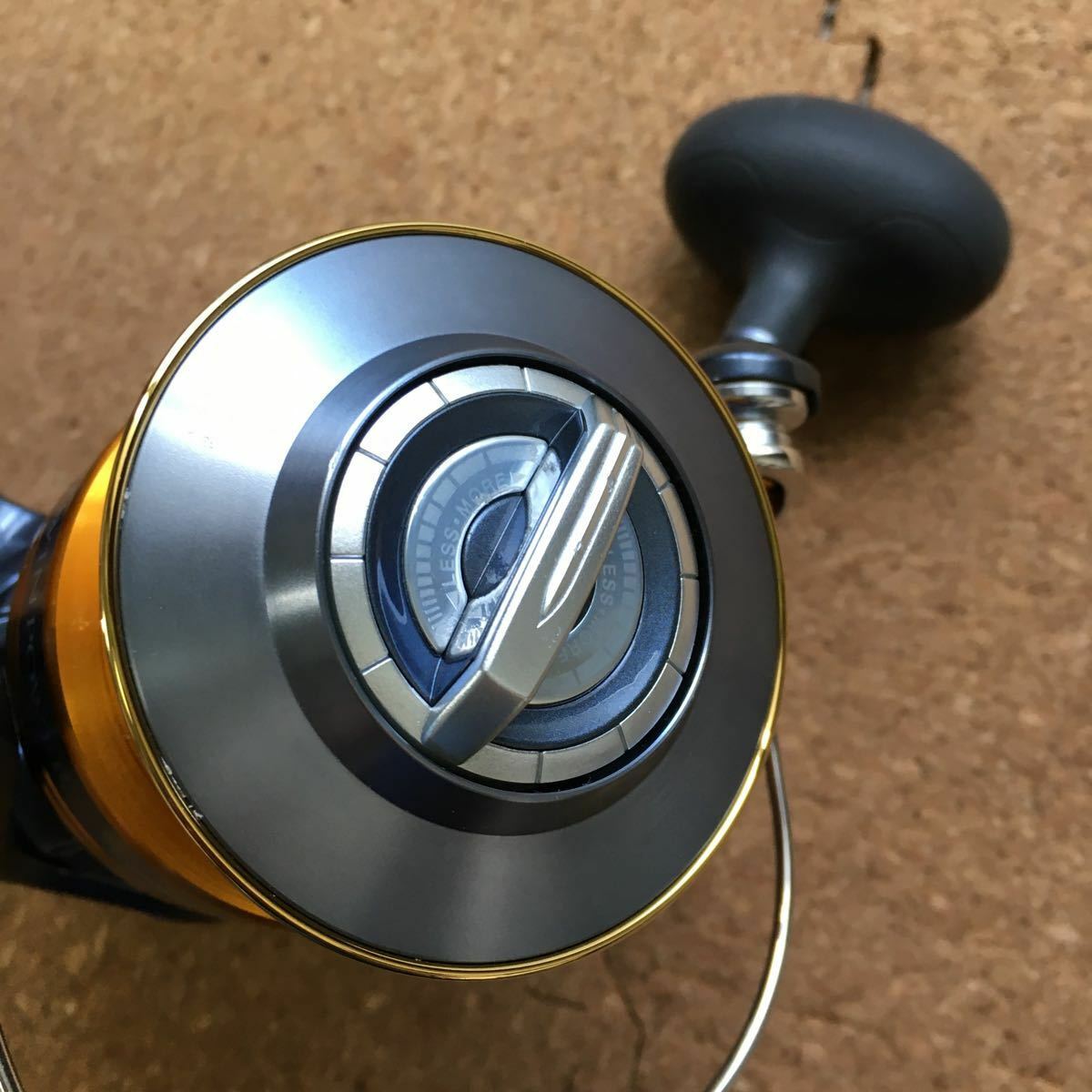 Shimano 09 Twin power SW 12000 HG Spinning Reel Left Used Shimano 09 Twin power SW 12000 HG Spinning Reel Left Used