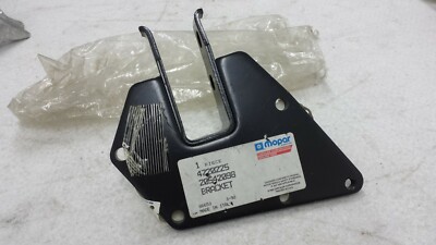Original MOPAR Motorhalter Halter RECHTS RIGHT engine mount 4720225 Voyager ES