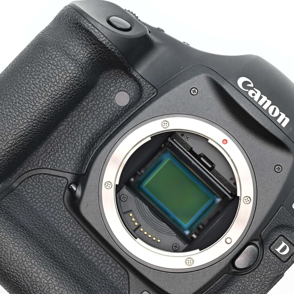 Canon EOS 1D Mark III 10.1MP Digital SLR Camera Body [No Charger] #292 - Image 3 of 4