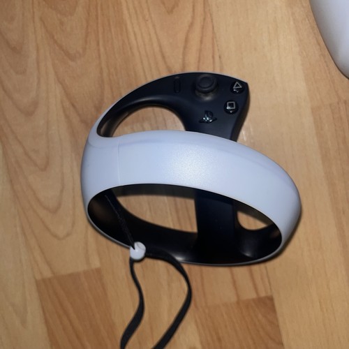 Boxed PlayStation VR2 Headset, Controllers & Case Used Once - Picture 9 of 9