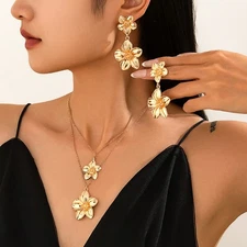 Women's Flower Pendant Ear Studs Necklace Set Golden Earring Necklace Alloy