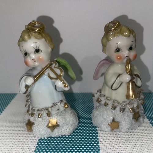 Two vintage angel figurines, playing instrument spaghetti trim on dress - Picture 4 of 11