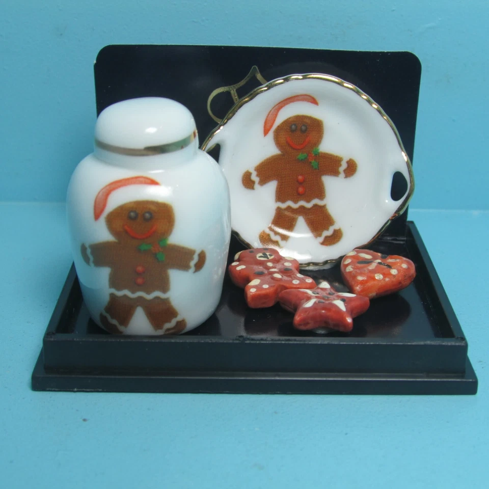 Dollhouse Miniature Reutter Christmas Gingerbread Jar Plate & Cookies 1.822/5 - Image 3 of 3