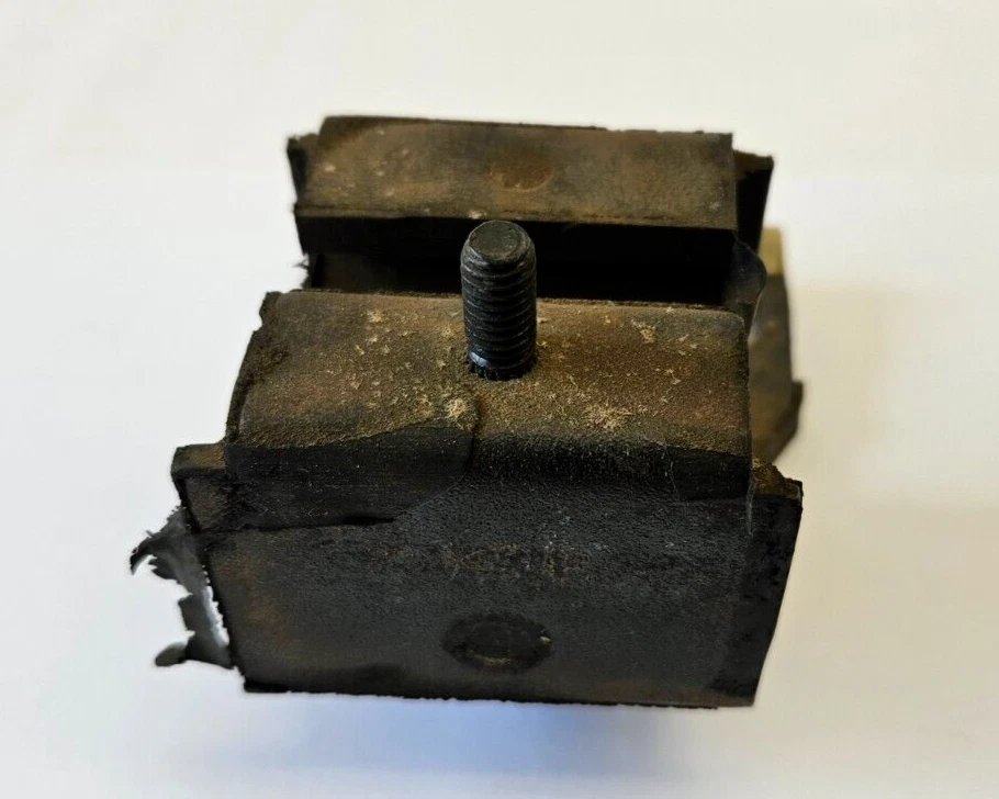 1966-1968 Dodge Plymouth C-Body 4 Speed Manual Transmission Mount 2533198 NOS - Image 4 of 4