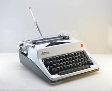 RARE 1975 Olympia SM9 Typewriter UKRANIAN Type, MINT, Professionally Serviced thumbnail