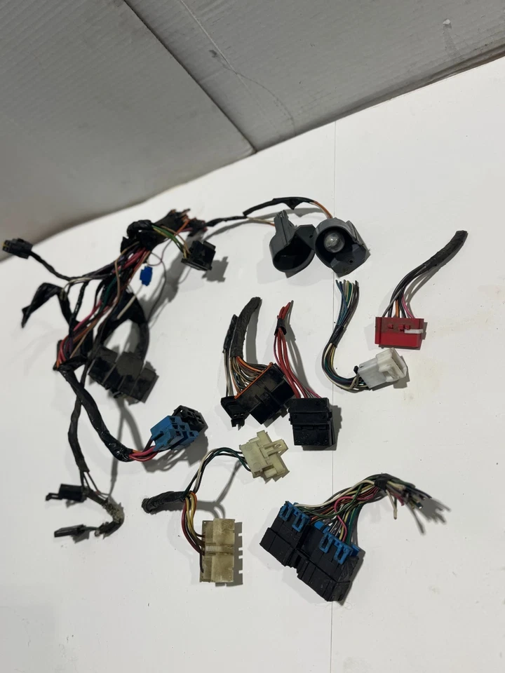 1988-1994 GMC / CHEVY C / K 2500 3500 SUBURBAN DIESEL FRONT DASH WIRING PIGTAILS - Image 4 of 4