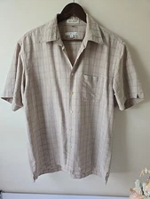 Geoffrey Beene Casual Shirt Mens Size Med.  Checked Short Sleeve Button Up beige