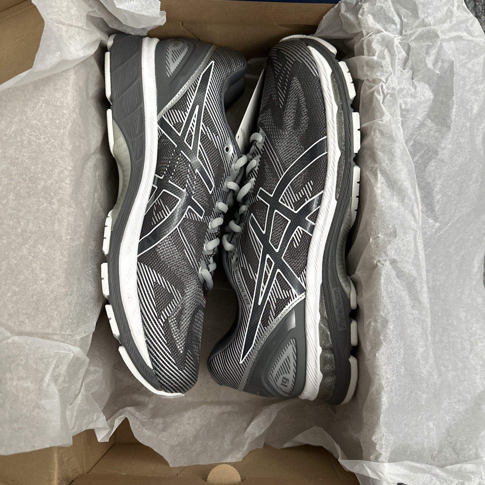 ASICS Gel Nimbus 19 4Running Shoes Mens Size 10 USA WIDE Carbon/White/Silver thumbnail 2