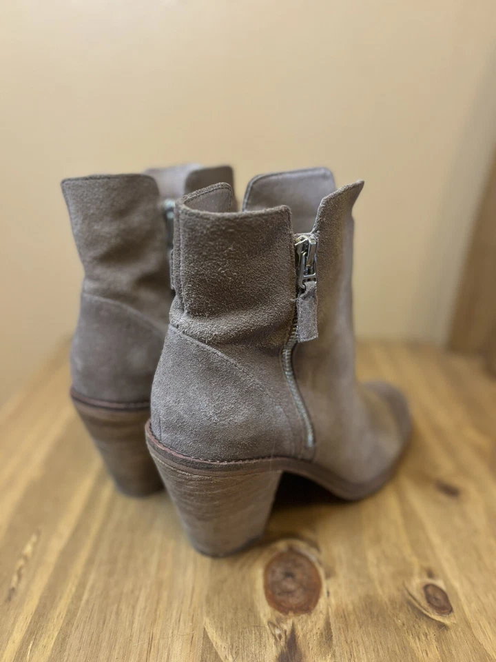 Leather Booties, Softwalk Booties, womens size 7, Leather booties, zip up - Image 4 of 4