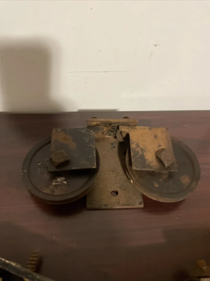 ¿Rodillos de cable de puerta de granero de metal vintage/antiguos? "Rodillos de puerta de granero 4""" Foto 2 de 4