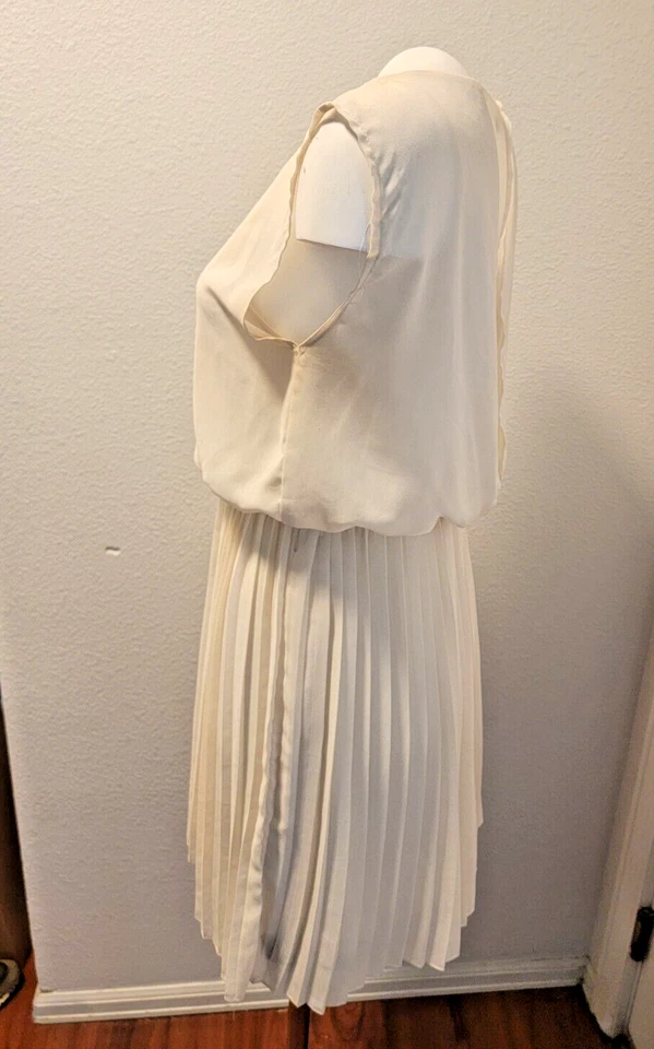 Vestido plisado Love Culture para mujer talla L Foto 4 de 4