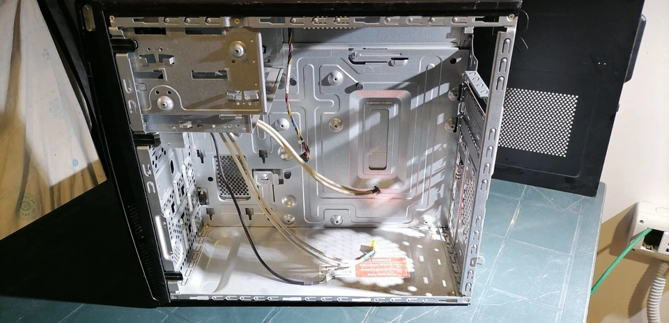 CASE PC COMPAQ VUOTA SENZA ALIMENTATORE, SCHEDA MADRE, ROM - Immagine 4 di 4