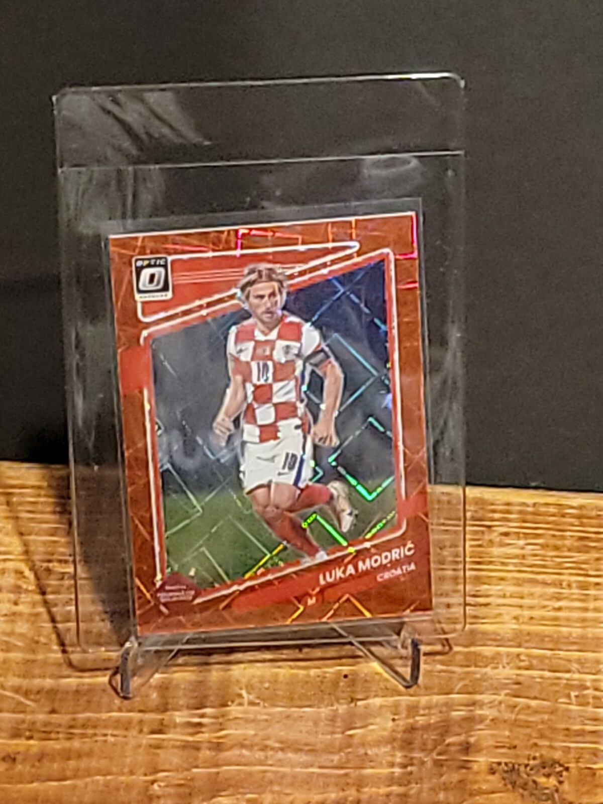 Luka Modric 2021-22 Donruss Optic Soccer Red Velocity Prizm Croatia World Cup