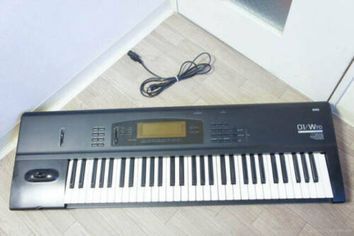 Korg 01 W FD 61-Key Music Workstation Keyboard Synthesizer Korg 01 W FD 61-Key Music Workstation Keyboard Synthesizer