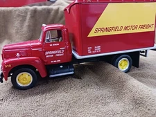 SPRINGFIELD MOTOR FREIGHT 1957 INTERNATIONAL DRY GOODS VAN FIRST GEAR TRUCK
