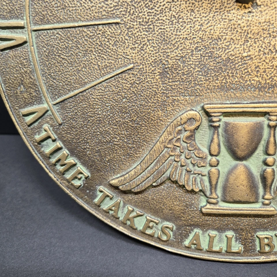 Reloj de sol vintage de aluminio fundido a mano Whitehall "El tiempo lo lleva todo menos recuerdos" pátina Foto 3 de 4