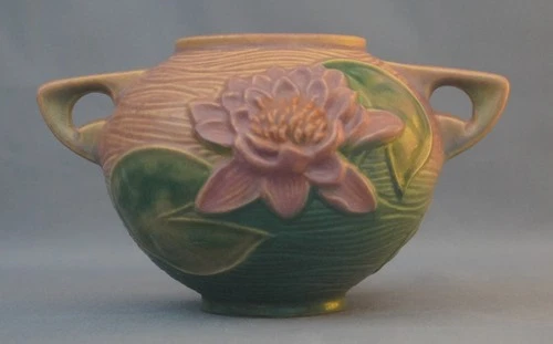 Roseville Pottery Pink Water Lily mark 437-4 double-handled Vase, H 4" x W 7.5"