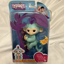 Fingerlings ZOE Turquoise Baby Monkey with Purple Hair Wow Wee NEW 