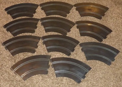 Lor of 11 Vintage Strombecker 1/32 Curve Slot Car Track Pieces 7'' Wide
