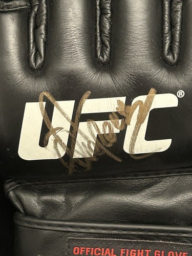 Alistair Overeem Signed Autograph Official UFC FIGHT GLOVE PSA COA MMA Pride - Picture 2 of 5