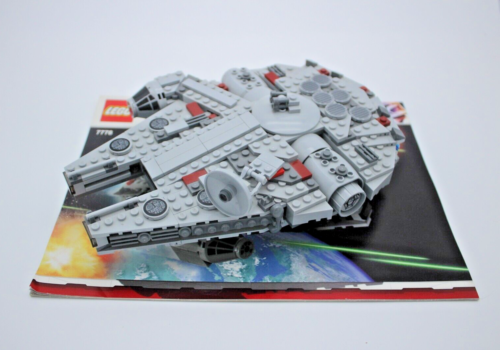 LEGO STAR WARS 7778 Midi-scale Millennium Falcon 100% Complete w/ Manual - Picture 1 of 6