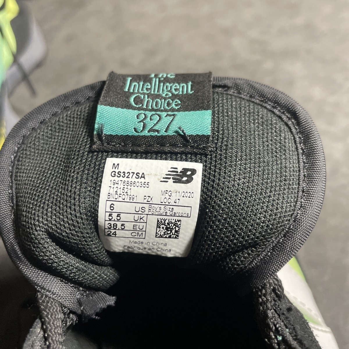 New Balance 327 Black Summer Jade Running Shoes GS327SA Size