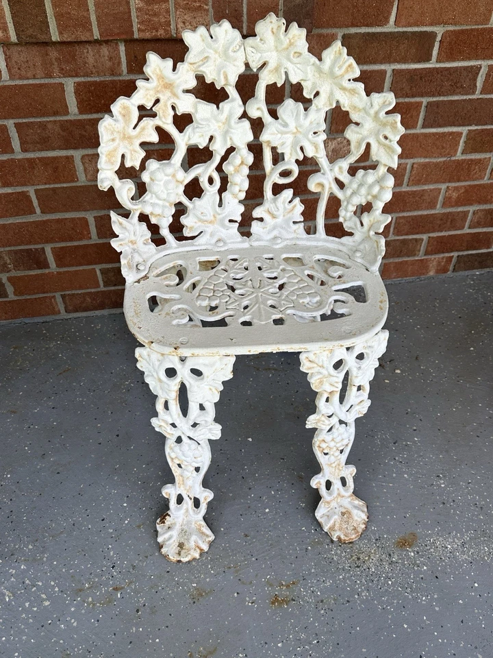 Cast Iron Vintage Victorian Cast ironGrapvine Patio - Image 3 of 4