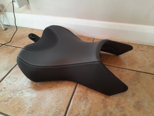Suzuki gsx-8s riders comfort seat brand new used twice
